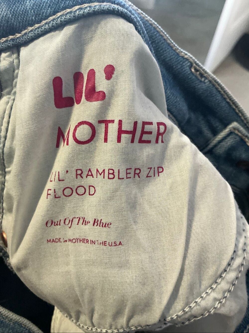 Mother Denim Lil Rambler Zip Flood | Out of the Blue in 27 - Picture 7 of 9